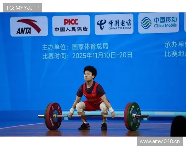 侯志慧赛前啃鸡腿，领奖台指甲油都没干