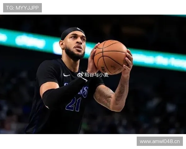 张伯伦高效内线单打拉开篮下差距引领球队攻防转换