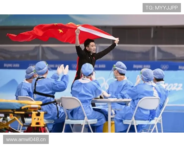 高亭宇训练完直接拎两袋冰块回家泡澡，这人是真不怕冷还是钱多烧的？